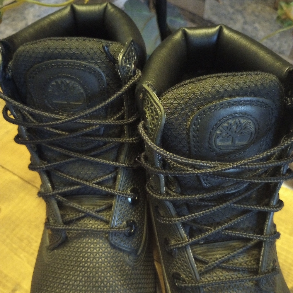 Black Timberland boots unisex